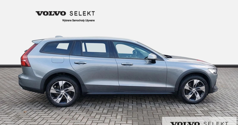 Volvo V60 Cross Country cena 178000 przebieg: 63043, rok produkcji 2021 z Legionowo małe 379